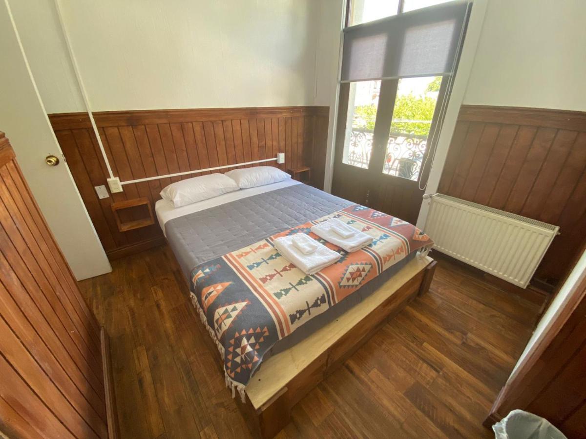 Hostal Ochen Punta Arenas Exterior photo