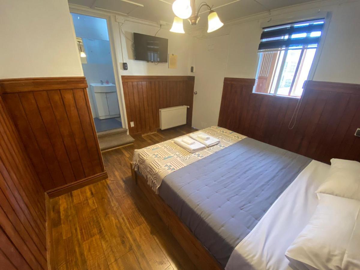 Hostal Ochen Punta Arenas Exterior photo